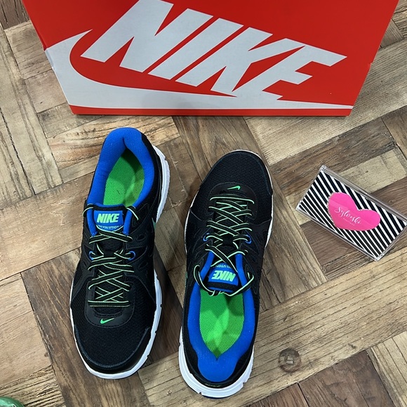 🆕Nike Women's Revolution 2 Running Shoe NWT - Picture 2 of 7